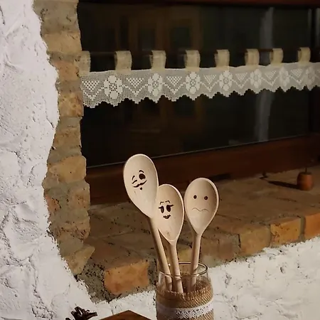 Boglarka Vendeghaz * Morareni